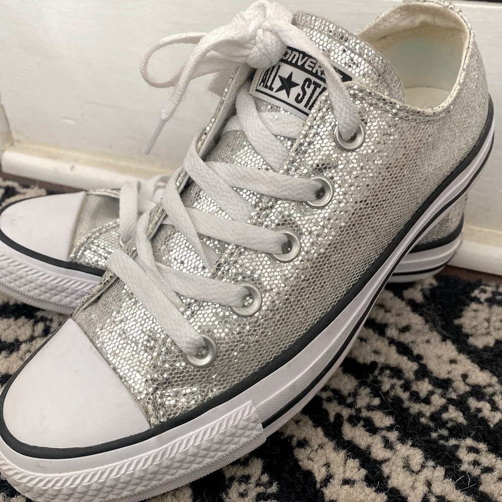 Barely worn, Sparkly silver converse!